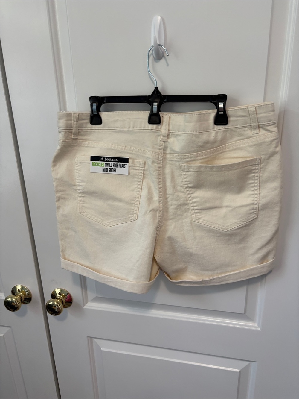 d. jeans Cream High-Waist Twill Shorts - Picture 6 of 7